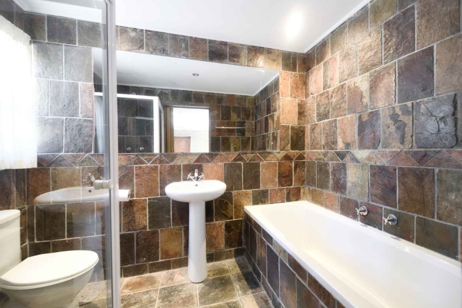 4 Bedroom Property for Sale in Pearly Beach Western Cape